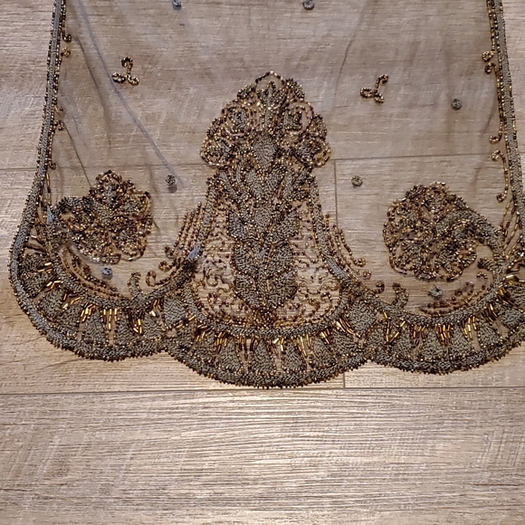Elegant Beaded Vintage Shawl ⚜️🤎⚜️ - Picture 3 of 8